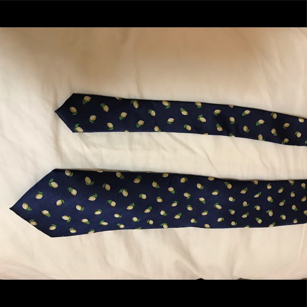 Crown and Ivy lemon tie